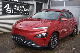 Schadeauto Hyundai Kona 64Kwh Comfort 204Pk *Navi/Clima/Camera/Stoelverwarming 2022/7