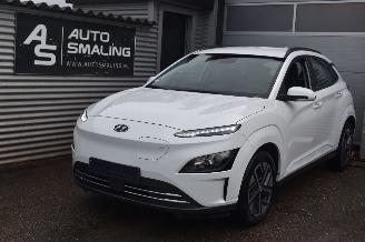 skadebil auto Hyundai Kona 39Kwh Comfort 136Pk 3FASE *Navi/Clima/Camera/stoelverwarming 2021/9