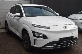 Hyundai Kona 39Kwh Comfort 136Pk SOH 100% *Navi/Clima/Camera/Stoelverwarming picture 2