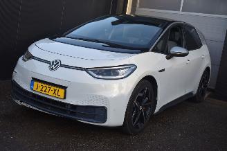 damaged passenger cars Volkswagen ID.3 58Kwh First  Plus 204Pk 3FASE *Navi/Clima/Camera 2020/11