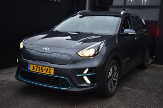 Coche accidentado Kia Niro 64Kwh Dynamicline 204Pk 3FASE 100% SOH *Navi/Clima/Camera/Stoelverwarming 2020/11