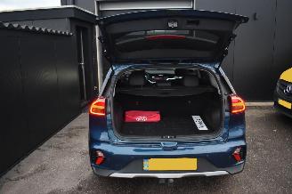 Kia Niro 1.6 GDi Hybrid Executiveline 105Pk *Navi/clima/Camera/Leder/Stoelverwarming picture 14