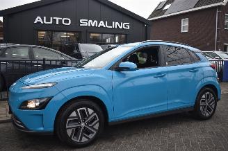 Schadeauto Hyundai Kona 39Kwh Comfort 136Pk 3FASE SOH 97% *Navi/Clima/Camera/Stoelverwarming 2022/7
