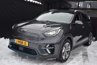 Auto incidentate Kia Niro 64Kwh Executiveline 204Pk 3Fase Soh 100% *Navi/Clima/Leder/Camera/Stoelverwarming 2020/8