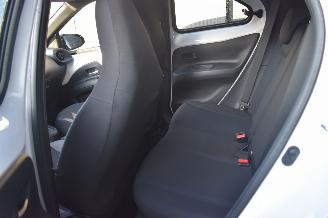 Toyota Aygo X 1.0 VVT-i S-CVT Play 72Pk *Airco/Camera picture 6