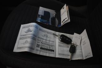 Peugeot 2008 1.2 Puretech Active Pack 102Pk *Navi/Clima/Camera/Stoelverwarming picture 14