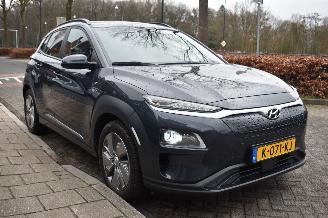 Hyundai Kona 64Kwh Premium 204Pk 3Fase 100% SOH *Navi/Clima/Leder/Camera/Stoelverwarming picture 2