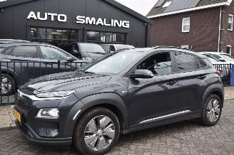 Voiture accidenté Hyundai Kona 64Kwh Premium 204Pk 3Fase 100% SOH *Navi/Clima/Leder/Camera/Stoelverwarming 2020/12