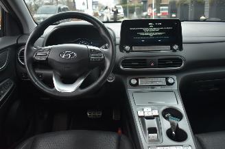 Hyundai Kona 64Kwh EV Limeted 204Pk 3FASE 100% SOH *Navi/Clima/Leder/Camera/Stoelverwarming picture 7