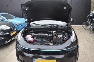 Lynk & Co 01 1.5 179Pk *Navi/Clima/Camera/Panorama/Stoelverwarming picture 29