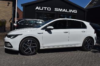 krockskadad bil auto Volkswagen Golf 1.5 Tsi R-Line Business 131Pk *Navi/Clima/Camera/Panorama/Stoelverwarming 2020/9