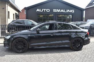 Unfallwagen Audi A3 2.0 Tdi Limousine Sport S line Edition 150Pk *Navi/Clima/Schuifdak/Xenon 2017/11
