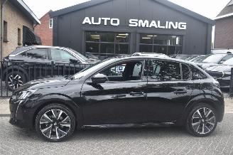 Damaged car Peugeot 208 1.2 GT Puretech 101Pk *Navi/Clima/Camera 2023/1