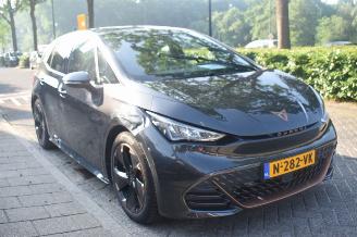 Schadeauto Cupra Born 62Kwh Adrenaline One 204Pk 3FASE 89% SOH *Navi/Clima/Camera/Stoelverwarming 2021/12