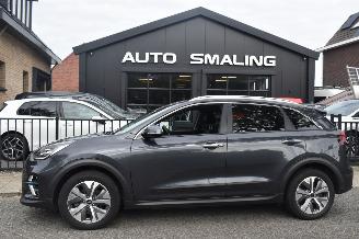 krockskadad bil auto Kia e-Niro 64Kwh Executiveline 204Pk 100%Soh *Navi/Clima/Camera/Leder 2019/3