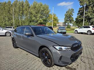 skadebil auto BMW 3-serie 330e TOURING / M-SPORT / PANO / HEAD UPP / DRAVITGRAU 2023/9