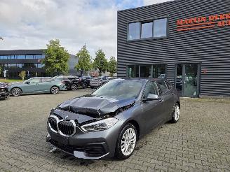 Schadeauto BMW 1-serie 118i 103KW AUTOMAAT  / NAVI / CAMERA 2020/8