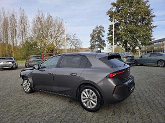 Opel Astra 1.2 81KW / CAMERA/ STUUR &STOELVERW picture 9