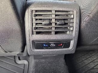 Volkswagen Golf STYLE / NAVI / CAMERA / STOELVERW /20 DKM picture 18