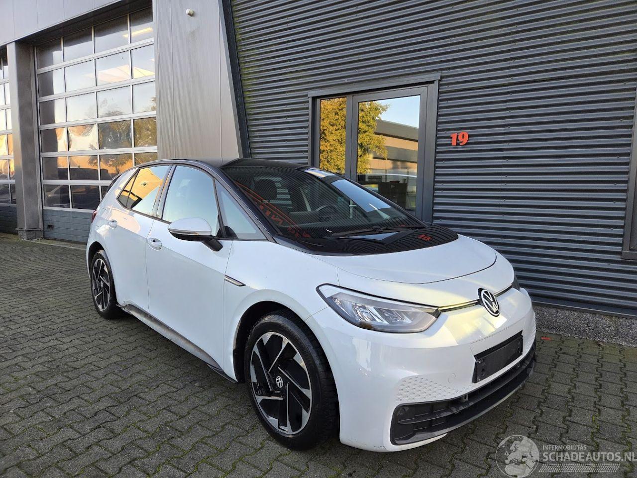 Volkswagen ID.3 PRO 110.KW / 62.KWh / 23500 km