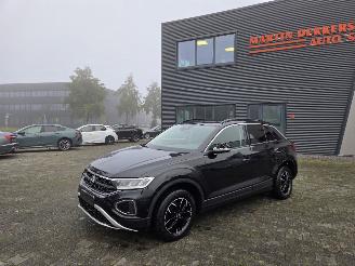 Schadeauto Volkswagen T-Roc 81.KW /  FACE LIFT MOD / NAVI/ CAMERA 2022/9