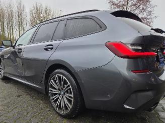 BMW 3-serie 330e HYBR /M-SPORT / HARM KARDON / HEAD UPP picture 9