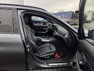 BMW 3-serie 330e HYBR /M-SPORT / HARM KARDON / HEAD UPP picture 18