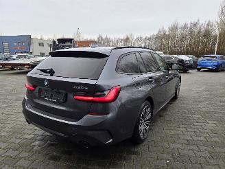 BMW 3-serie 330e HYBR /M-SPORT / HARM KARDON / HEAD UPP picture 11