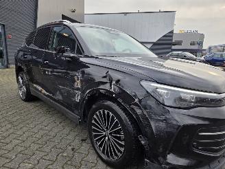 Volkswagen Tiguan IQ / AUTOMAAT / LEER / PANODAK / 18 DKM picture 11