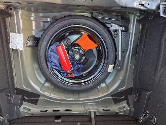 Volkswagen T-Roc 1.5-110kw / AUTOM / NAVI / CAMERA / STOELVERW picture 13