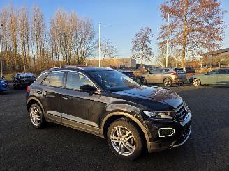 damaged passenger cars Volkswagen T-Roc 1.5-110kw / AUTOM / NAVI / CAMERA / STOELVERW 2020/7