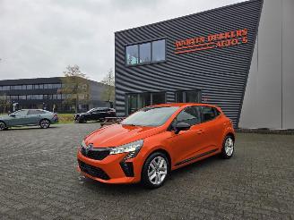 Renault Clio  picture 2