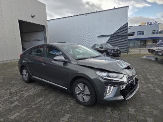 krockskadad bil auto Hyundai Ioniq HYBRIDE  29 DKM 2022/8