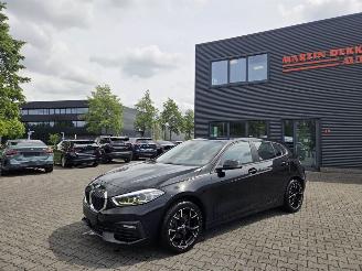 krockskadad bil auto BMW 1-serie 1.8i Benz  / LED / STUUR & STOELVERW 2022/3