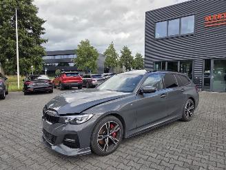 Damaged car BMW 3-serie M-SPORT / PANO / CAMERA / H.K AUDIO / DRAVITGRAU MET 2021/3