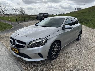 Damaged car Mercedes A-klasse 180 prestige automaat/navi/camera 2017/11