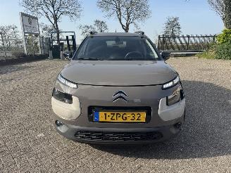 uszkodzony samochody osobowe Citroën C4 cactus 1.2 e-VTI Shine/automaat/camera/clima/navi/61350dkm 2015/2