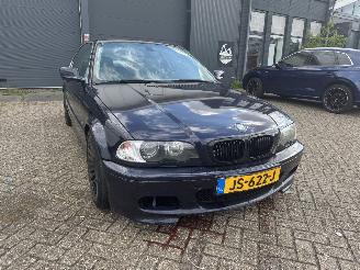 krockskadad bil auto BMW 3-serie coupe 320ci 2002/5