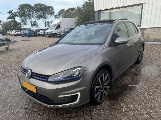 skadebil auto Volkswagen Golf 1.4 TSI GTE Pano/automaat/clima/camera 2016/12