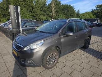 Gebrauchtwagen PKW Peugeot 2008 1.2 PureTech Active 2014/11