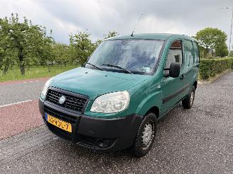 uszkodzony samochody osobowe Fiat Doblo 1.9 JDT 2007/1