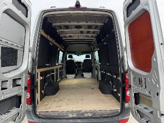 Volkswagen Crafter 35 2.0 TDI L3H2 | MARGE | CRUISE | TREKHAAK 3.5T | GEISOLEERD VOOR CAMPER | 127.000 KM picture 16