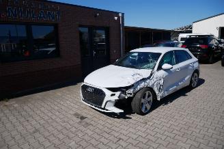 Schadeauto Audi A3 35 TDI SPORTBACK S-LINE LEER LED 2023/10