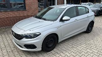 Schadeauto Fiat Tipo  2017/3