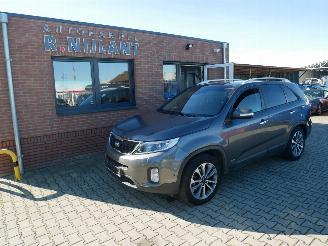 Schadeauto Kia Sorento SPRIT AWD AUTOMAAT 7-PERSOONS PANORAMADAK XENON 2014/11