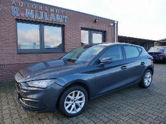 Schadeauto Seat Leon STYLE LED ACC VIRTUAL COCKPIT. 2023/10