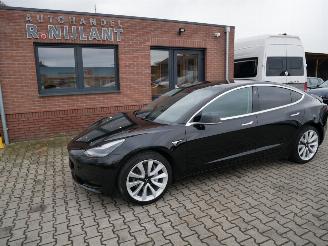 Schadeauto Tesla Model 3 STANDAARD RANGE PLUS PANORAMADEK LEER LED 2019/12