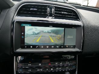 Jaguar XE R SPORT MOTOR ROOKT BIJ RIJDEN!!! picture 12