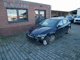 Schadeauto Seat Leon STYLE DSG 2016/11