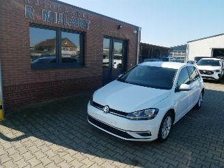 Schadeauto Volkswagen Golf COMFORTLINE 2019/8